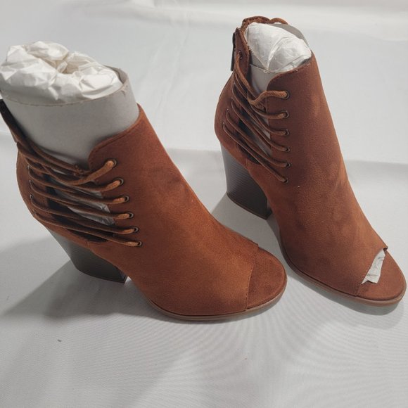 BAMBOO CHARLOTTE RUSSE SIZE 7 BOOTIE - Picture 5 of 7